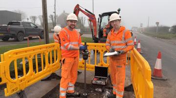 Highway lab workers Cellarhead